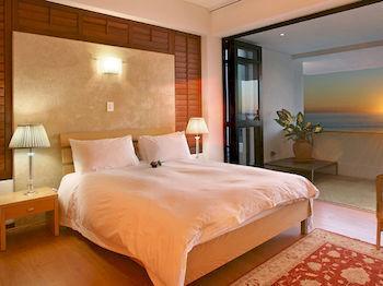 Bali Luxury C * Camps Bay